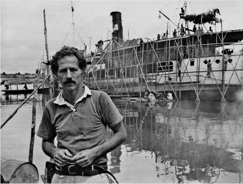 Den unge Herzog under optagelserne af filmen Fitzcaraldo (1982). 