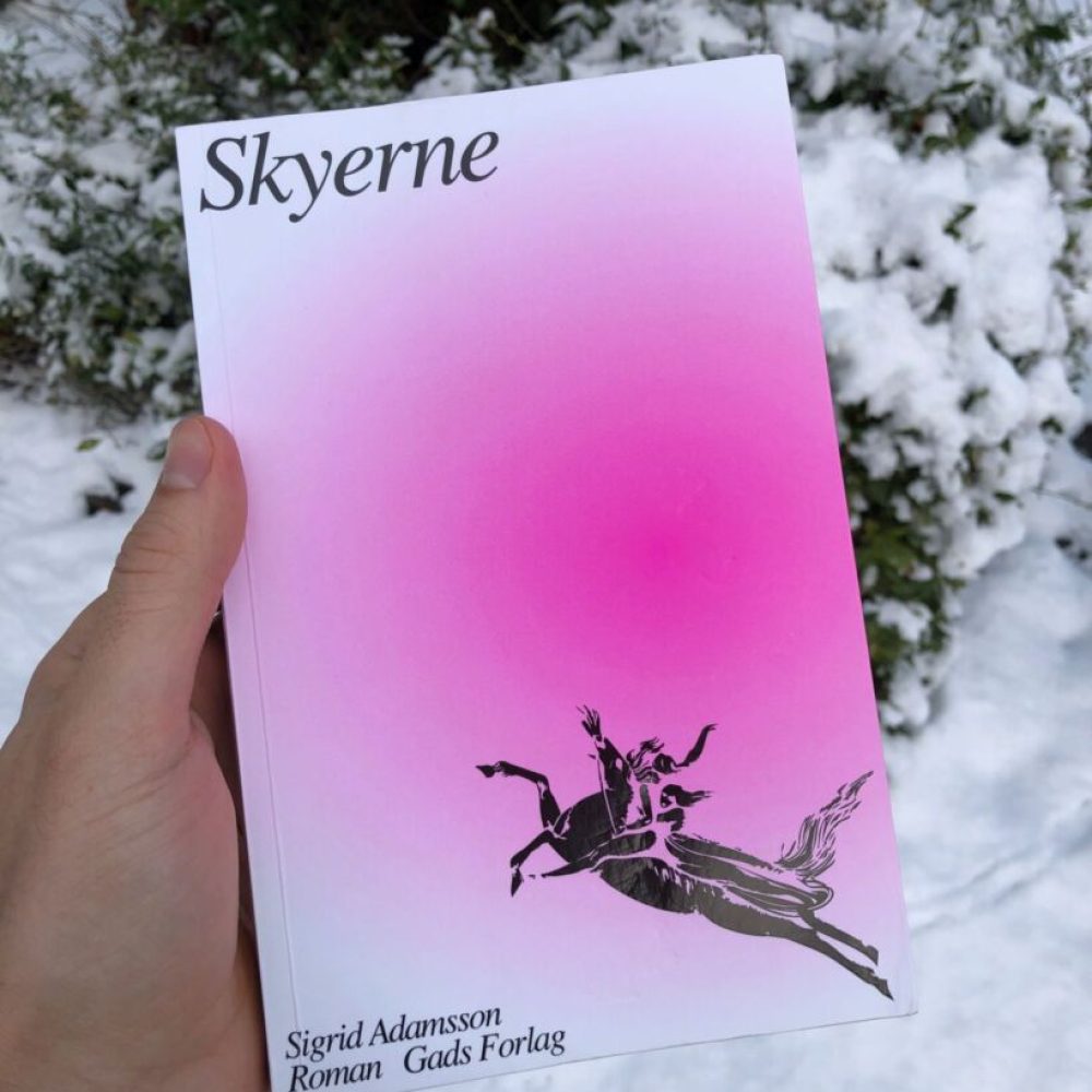 Sigrid Adamsson – Skyerne – Gads Forlag