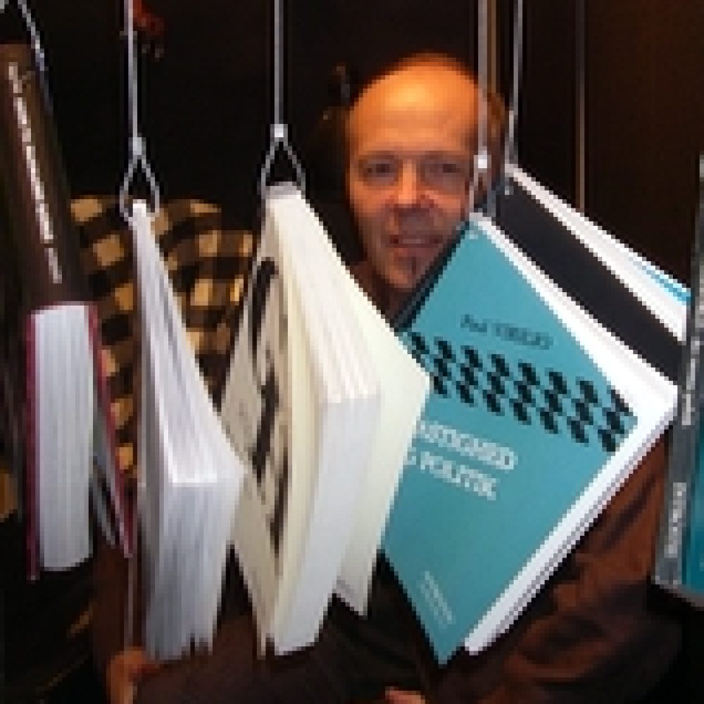 Roger Pihl ved Introites stand på bogmessen 2006.
